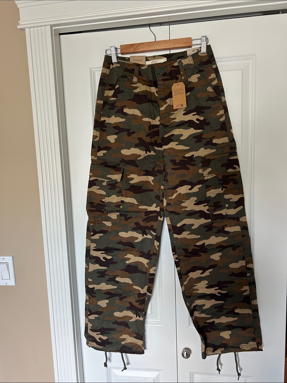 NWT Levi’s ‘94 baggy cargo